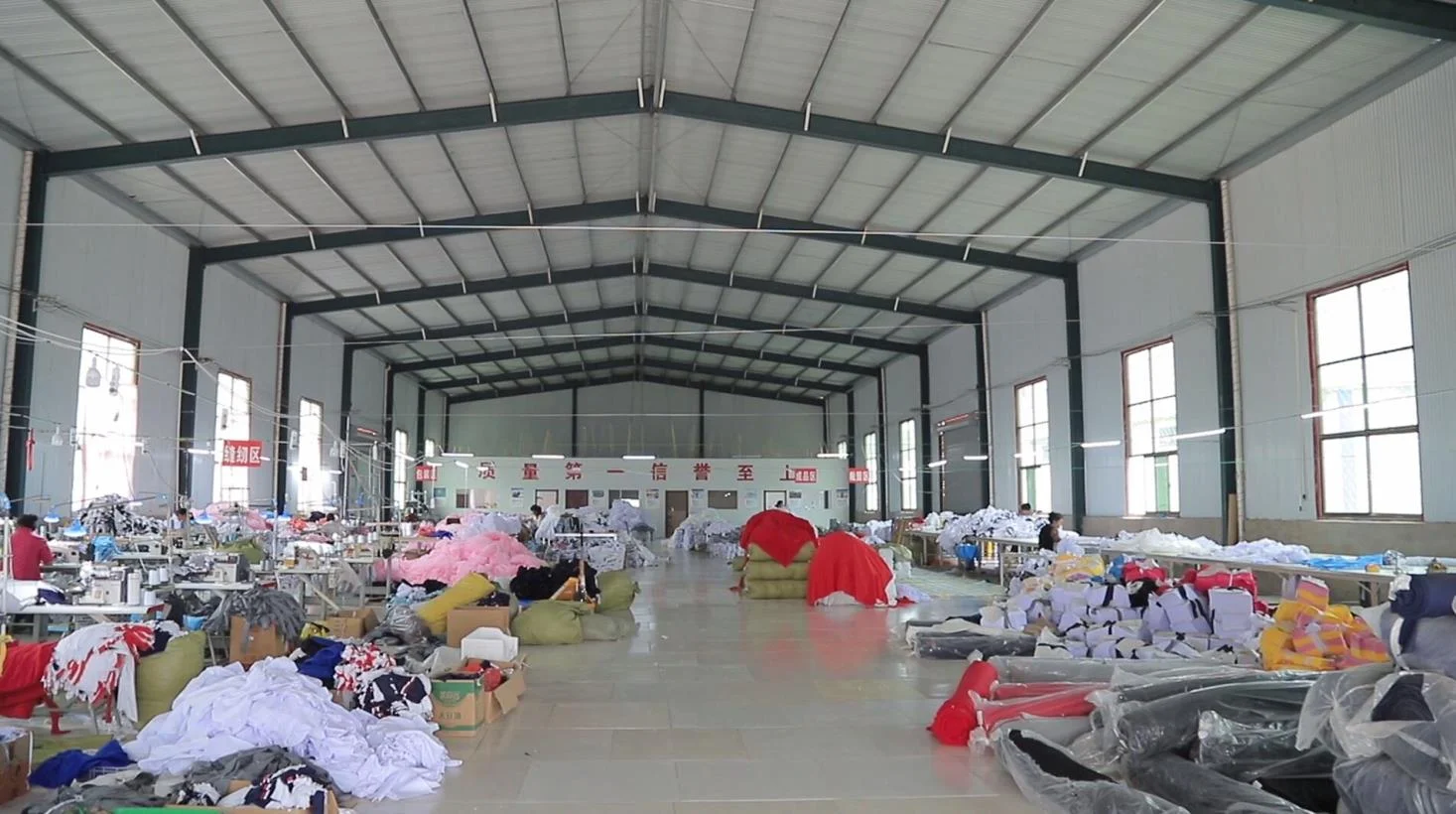 Caoxian Michelle Clothing Co., Ltd. 3