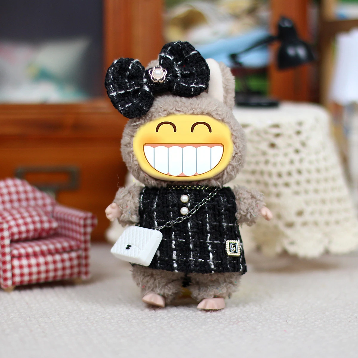17cm Dolls Clothes for Macaron Labuibui PVC  Dolls Inspired  Animation Boys' Surprise Pull Bag Pendant Gift Cloth Toys