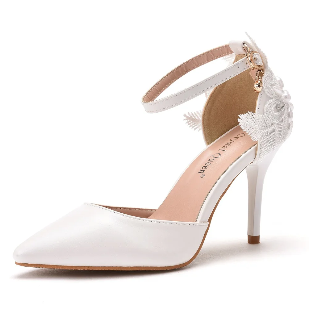 Latest Popular White Wedding Shoes Lace Fashion High Heels Pearl Women′ S  Pumps - China Walking Style Shoe and Casual Shoes price