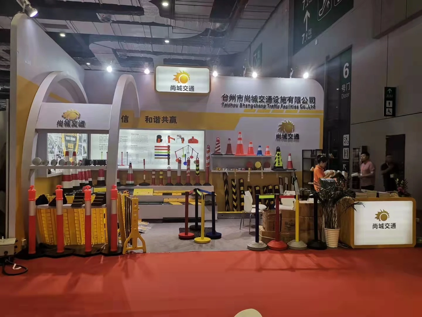 product crowd control stanchion retractable barrier set black stanchions with 13lb retractable belts safety crowd control ropes-8