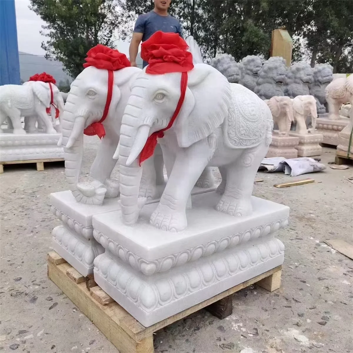 Hot Selling Modern Design Life-Size White Marble Elephant Statue Outdoor Home Decor Carving Stone Sculpture