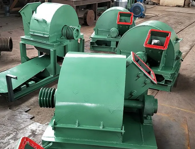 Sawdust Wood Crusher Machine with Engine Shredder Hammer Mill for Sawdust Powder Wood Charcoal Corn Cob