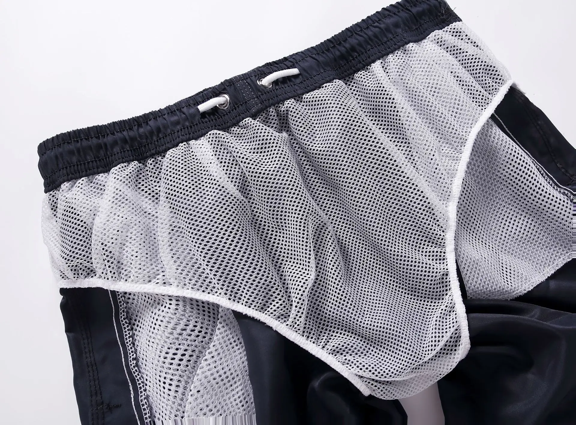 Low MOQ Custom  Summer Elastic Waist Mens Swim Shorts 100% Polyester Swim Trunks Mesh Beach Shorts For Men276_voghion.com