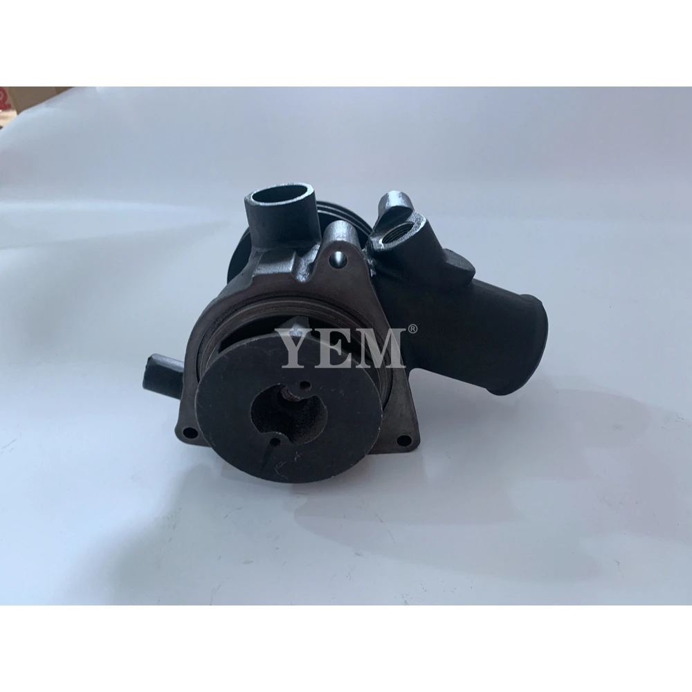 High Performance RD8 Water Pump for Nissan 3