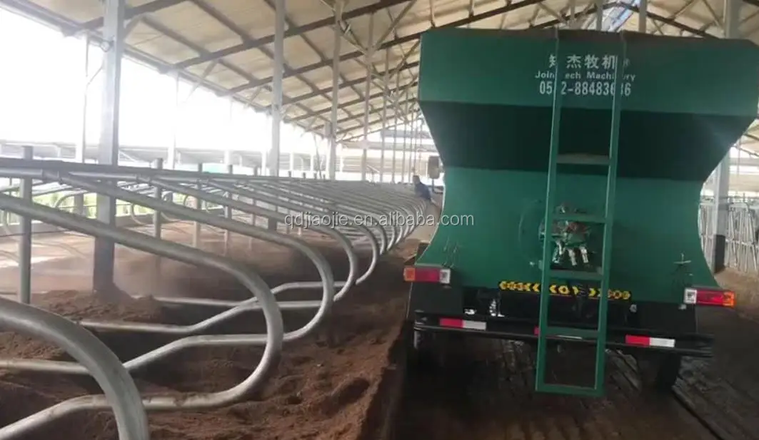 Dairy Farm Equipment Sand Spreader for Cow Bedding Sawdust Wood Shavings Rice Husk and Sand