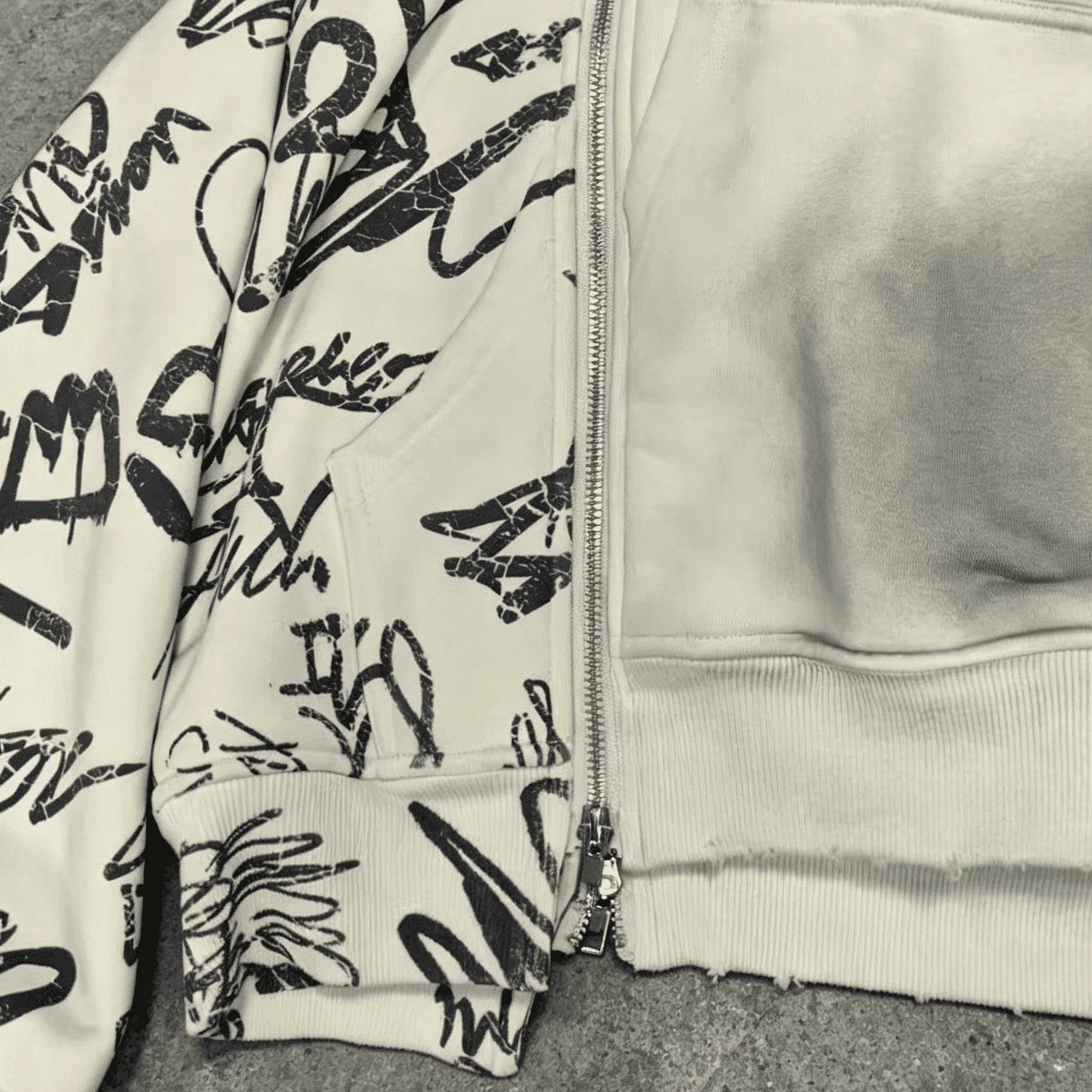 ODM OEM Custom Logo Mens Spray Wash Distressed Raw Edge Cropped Oversized Streetwear Asymmetric Graffiti Spliced Zip up Hoodie gallery 4