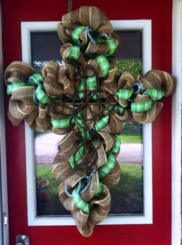 Custom Wholesale Work Wire Cross Wreath Ring Form Christmas Decoration  Cross All Saints'