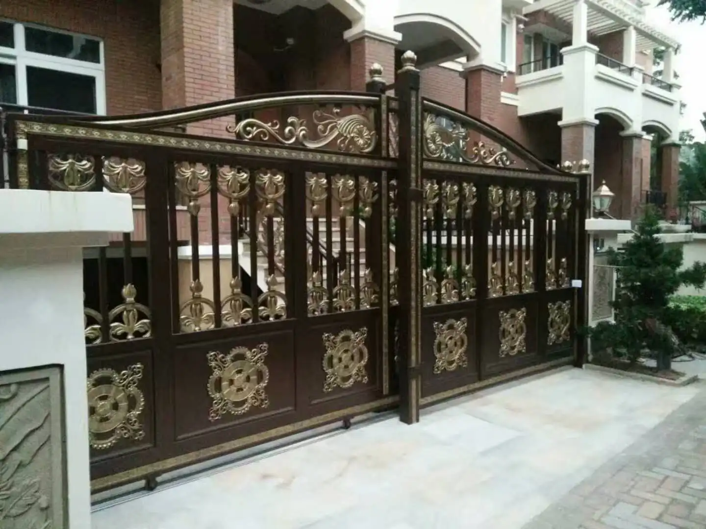 Cheap Folding Gate Design for Wall Compound Iron Gate Door Prices