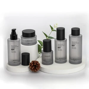 Understated and Luxurious High Quality Thick Bottom Crystal Glass Cosmetic Set Can Be Customized in Various Colors