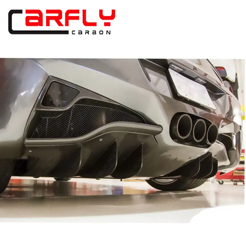 フェラーリ458イタリアおよびスパイダー用カーボンファイバーリア