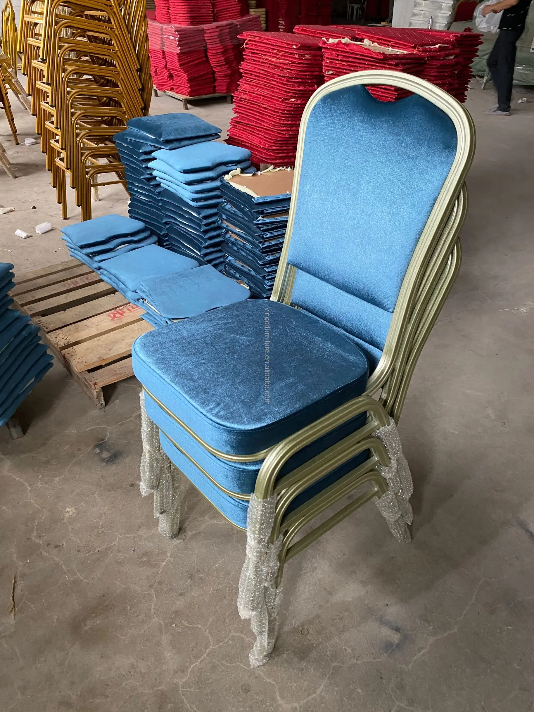 Banquet best sale chair price