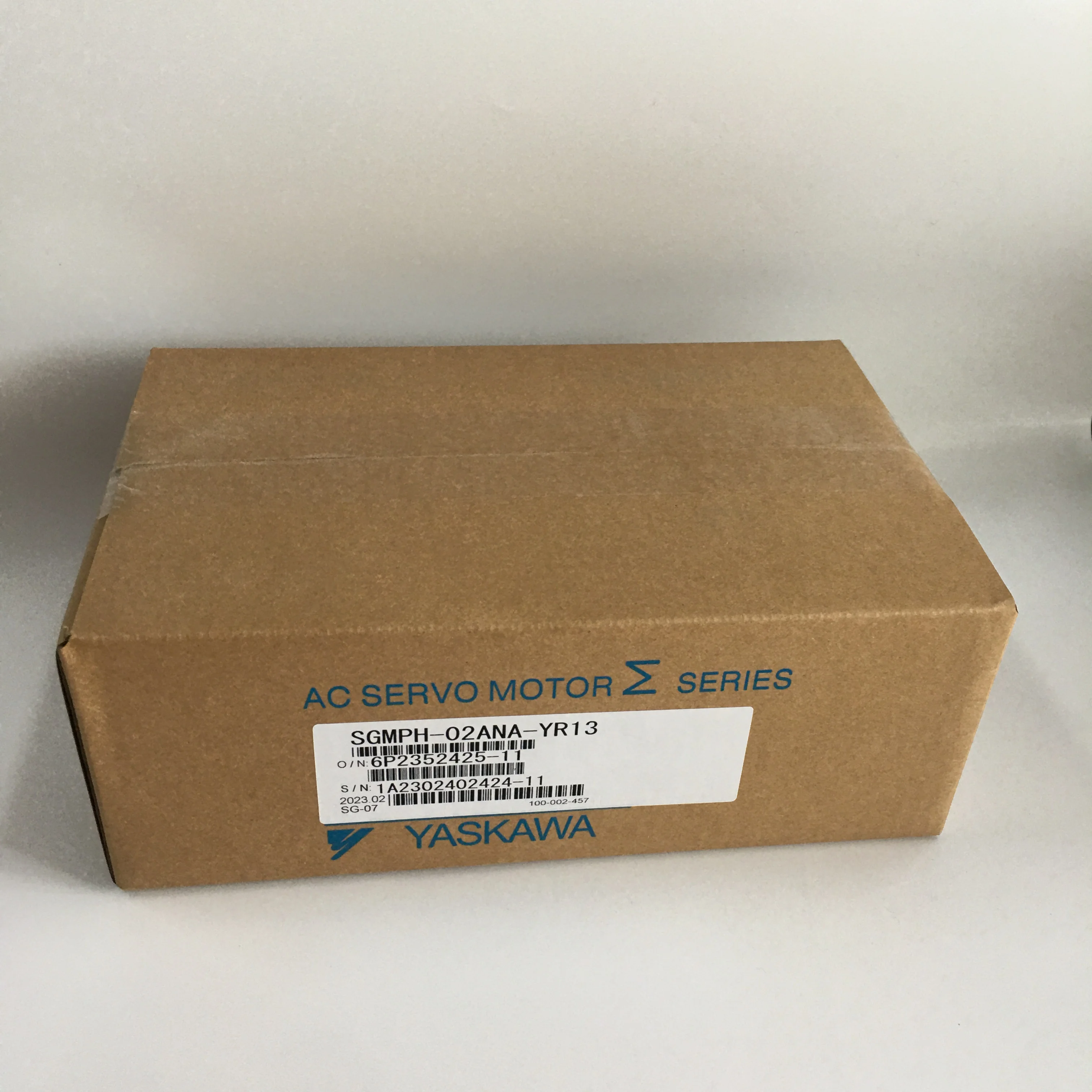 Yaskawa AC servo motor SGMPH-02ANA-YR13 Yaskawa AC servo motor SGMPH-02ANA-YR13