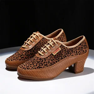 Adult Female Modern Dance Shoes Leather Salsa Dance Training Shoes Low-Heeled Rubber-Soled Square Dance Shoes