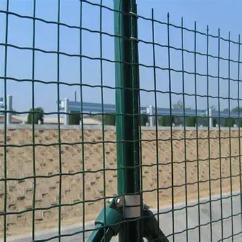 Wholesale PVC Green Coated Fabric Mesh Fence Galvanized Welded Wire Roll Farm Fence