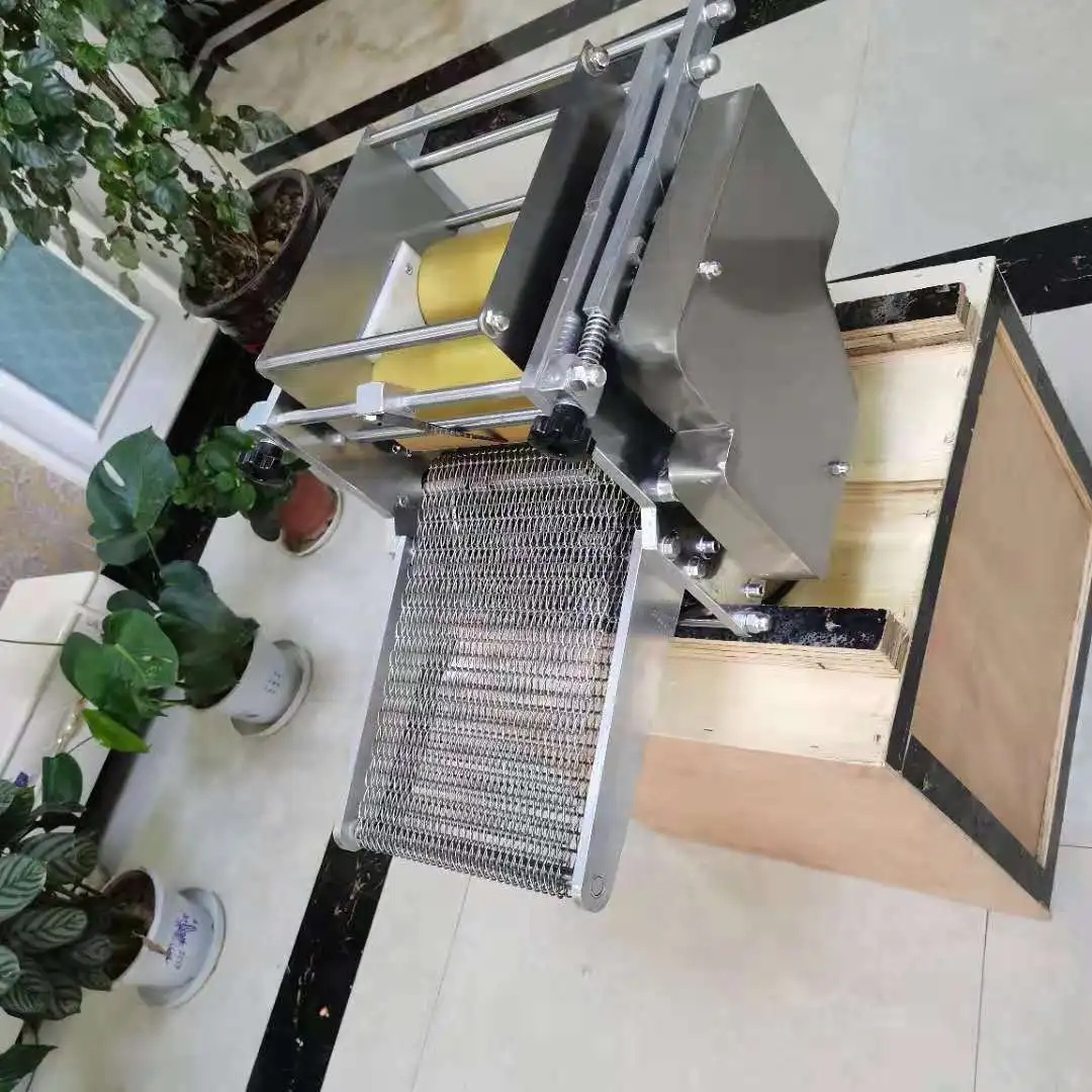 Small Momo Samosa Skin Pressing Automatic Dumpling Wrapper Machine ...