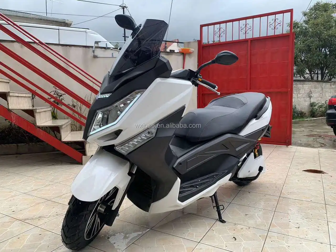 Cheap Price Fast Speed  T9 Electric Motorcycle with Double Seat Electric Motorcycle Scooter