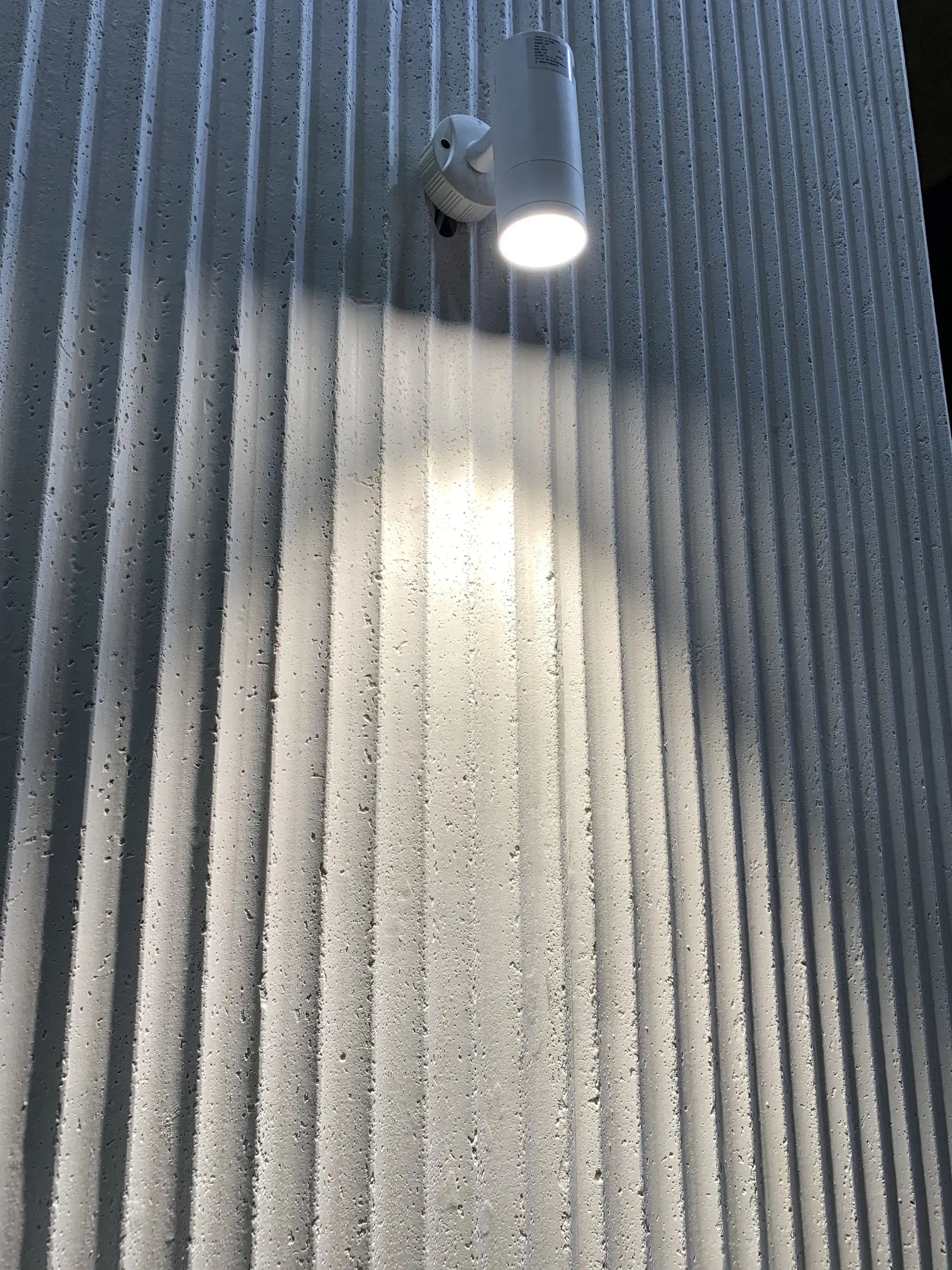 マジックストーンMCMリップルボード環境に優しいインテリア寝室床用ライトとエクステリアヴィラ壁用ライト