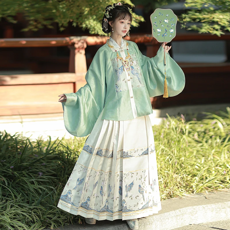 Classy and Elegant China Hanfu Suit Embroidered with a Parrot Design Traditional Chinese Hanfu for Woman