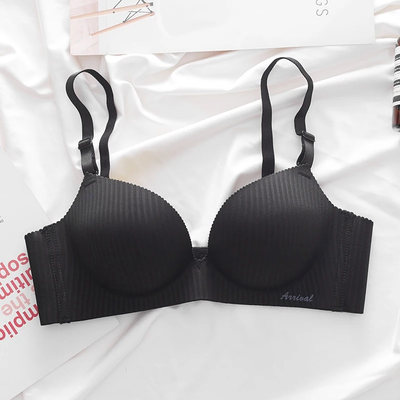 Factory Direct Sales Non-slip and Not Tight Widen the Invisible Back Buckle Modern Girl Bra Push-up Invisible Traceless Bra