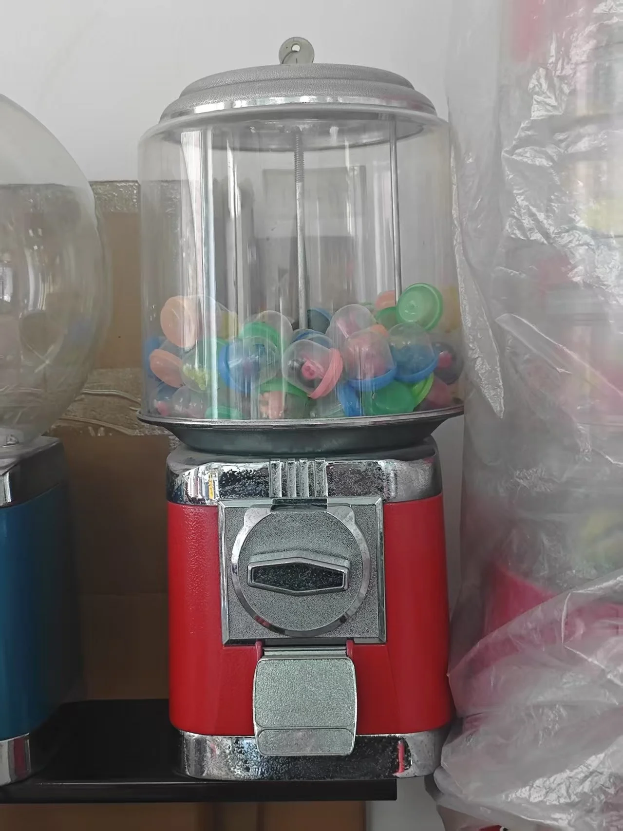 Round Metal Body Vending Machine TR501 for Gumballs, Candy & Toys ...