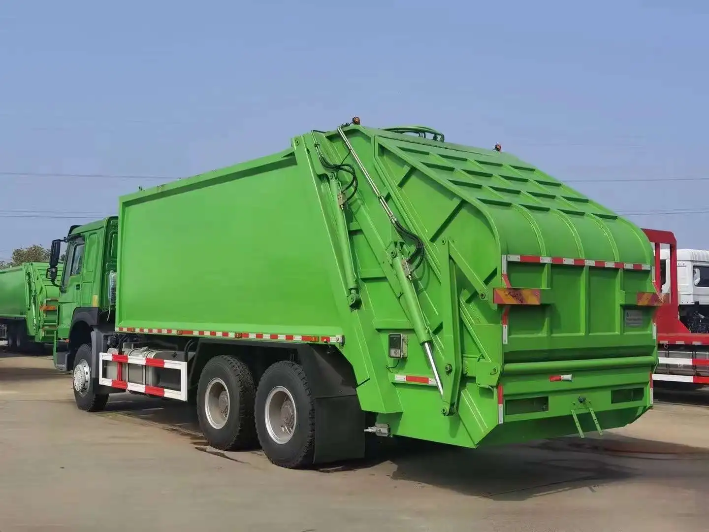 product howo 64 20cbm compactor garbage truck with plc hydraulic system rear loading rubbish waste management vehicle-2