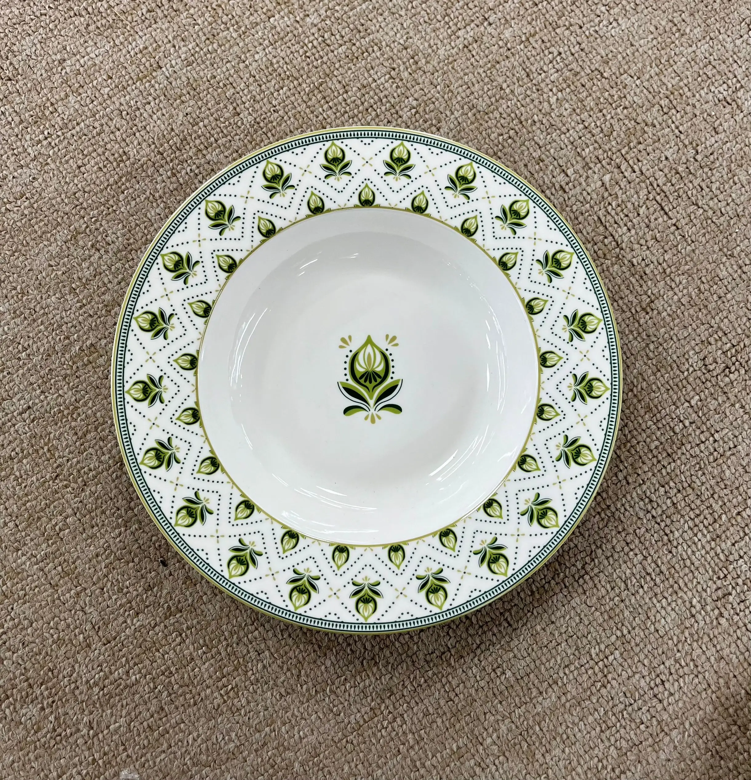 Green Pattern Series Ceramic Bone China Chip Resistant Dinnerware Set manufacture