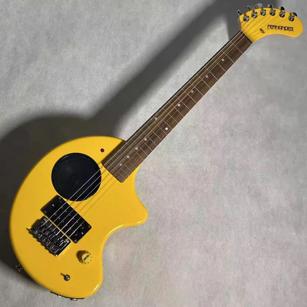 FERNANDES Electric Guitar with Built-in Speaker for