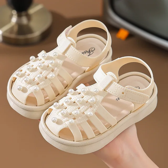 Girls sandals for summer new style princess style pearl rivets non-slip soft bottom cute girls beach hole sandals