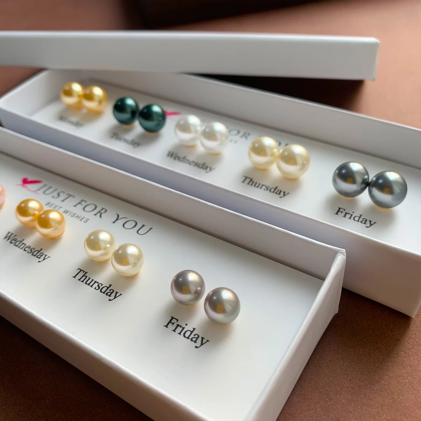 Minimalist Weekly Pearl Lot of Earring Set with Gift Box Wholesale Glass Mother of Pearl Stud Earrings for Women Mixed Size