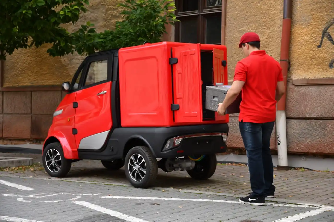 Лидер продаж, электрические новые автомобили стандарта EEC L7e