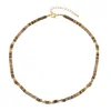 Collana di perline marroni