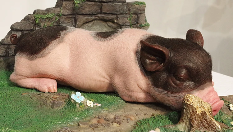 Animal Replica Realistic Pig Mini Silicone Wax Statue - China