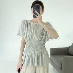 Miyake Vintage 2025 Summer Women's High-End Commuter Fashion Breathable T-shirt with Pleated Design Short-Sleeved