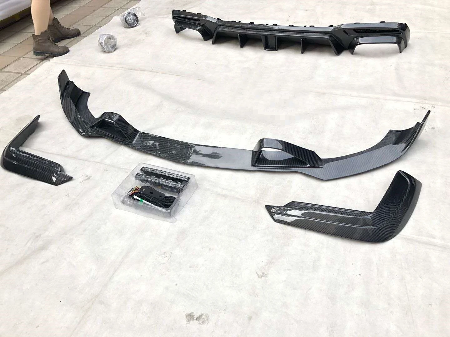 BS Style Carbon Fiber Body Kit Is Suitable for Mercedes Benz GLS63 AMG X166 Bumper Carbon Fiber Front Lip Rear Diffuser Vent