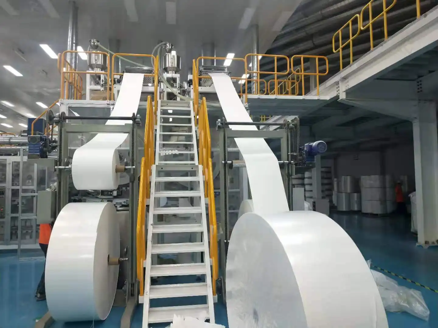 WellDone New Condition Semi-Servo Laminating Adult Urine Pants Production Machine Good Supplier Adult Diaper Making Machine