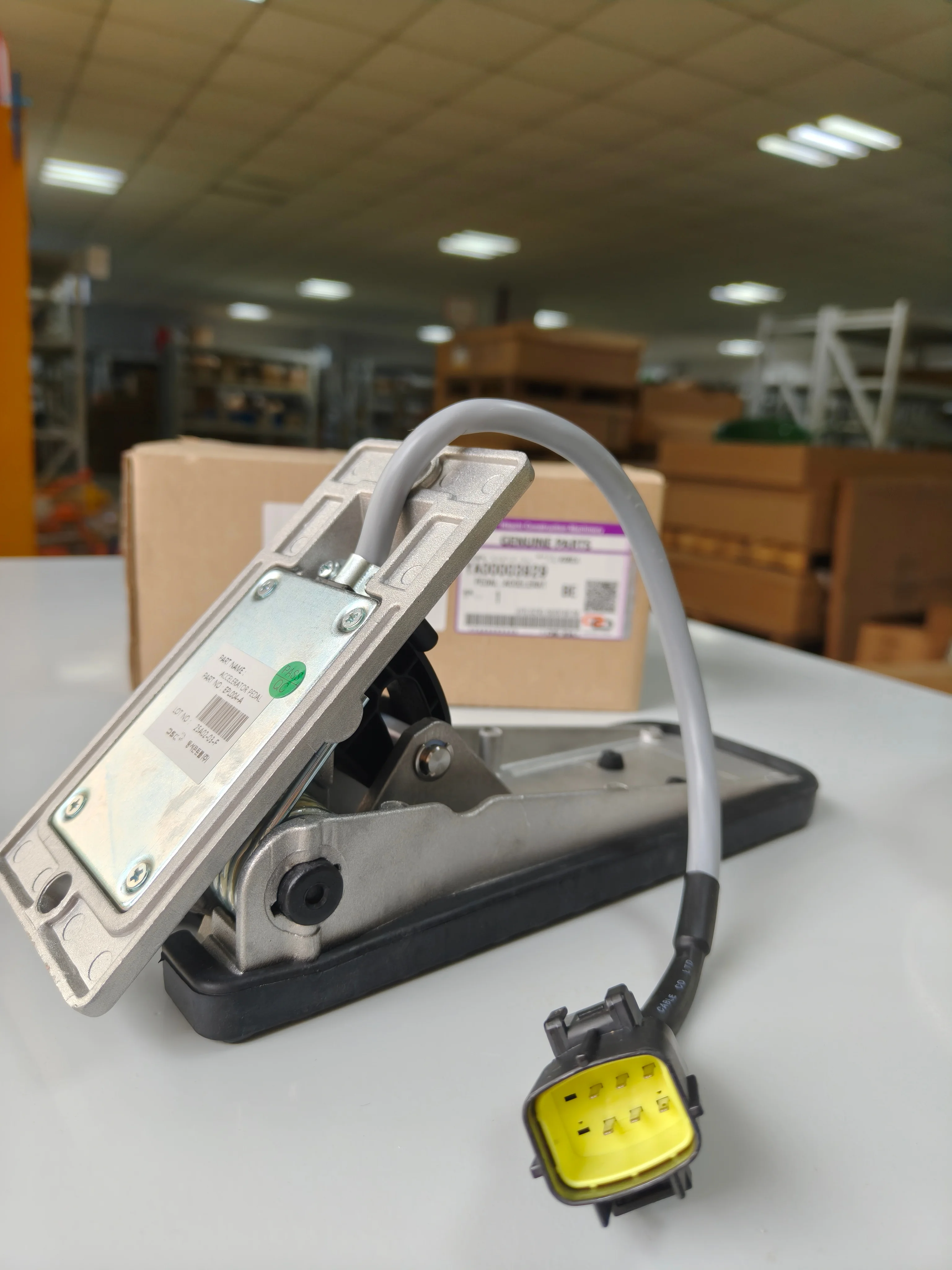 Hitachi Pedal Accelerator YA00003929 for ZW Series Loaders - New