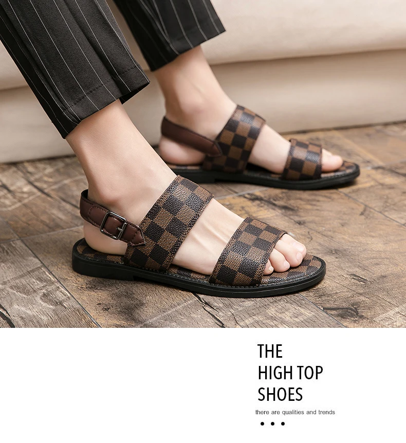 Moda praia: sandálias masculinas para levar na mala | Sandro Moscoloni