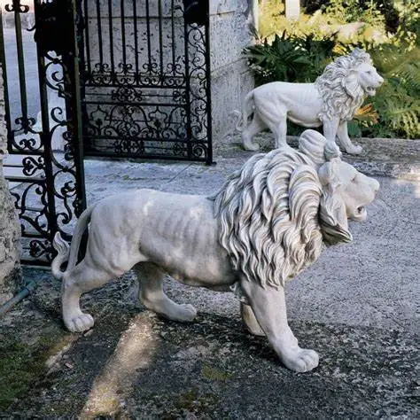 Life Size Animal Sculpture Fiberglass lion Statue