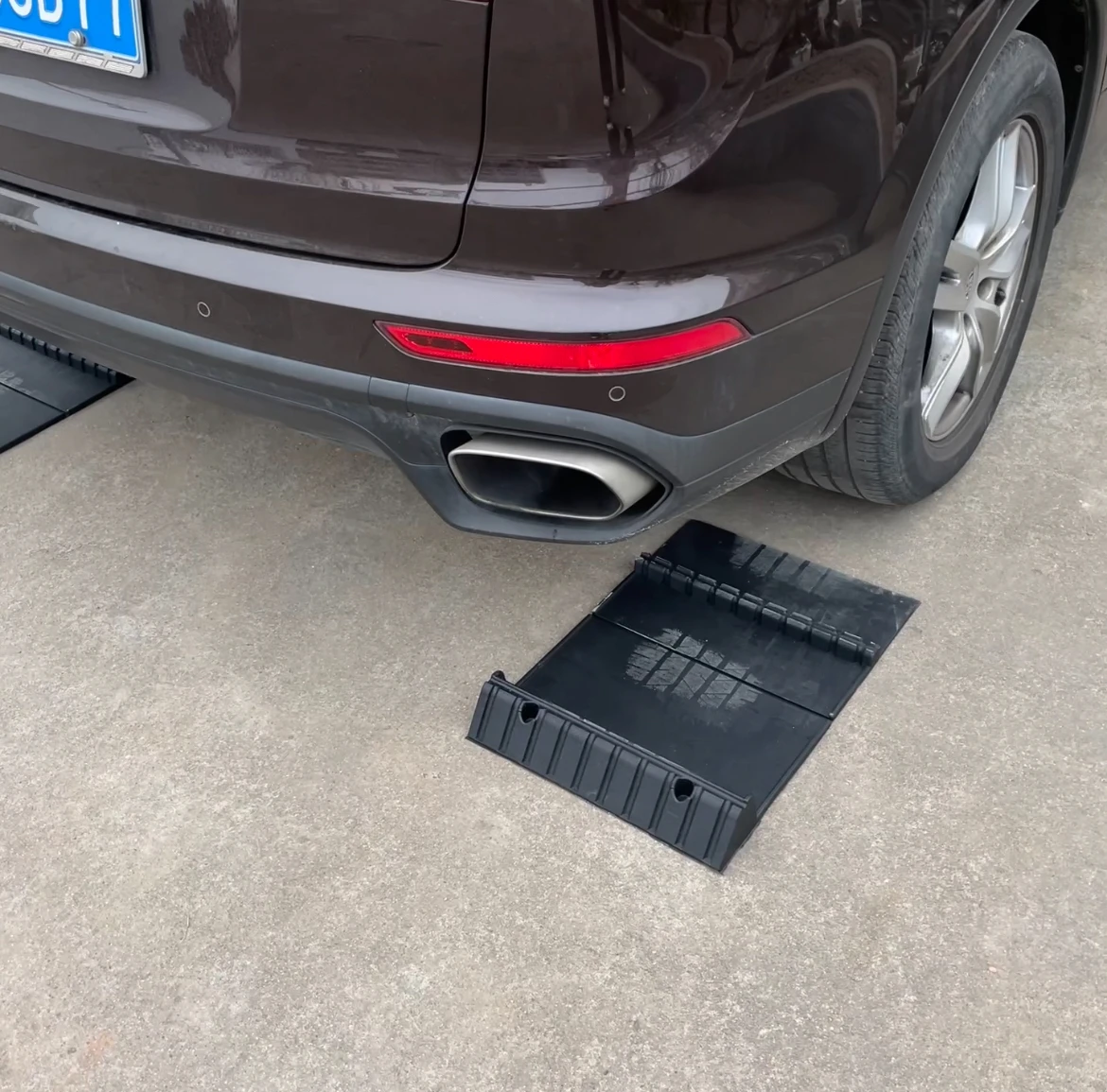 Rubber Parking Mat Anti-slip Garage Mat With Indoor&Outdoor for SUV/Trucks/Sports Car details
