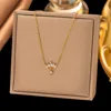 Collana in acciaio inossidabile con fiore di zircone