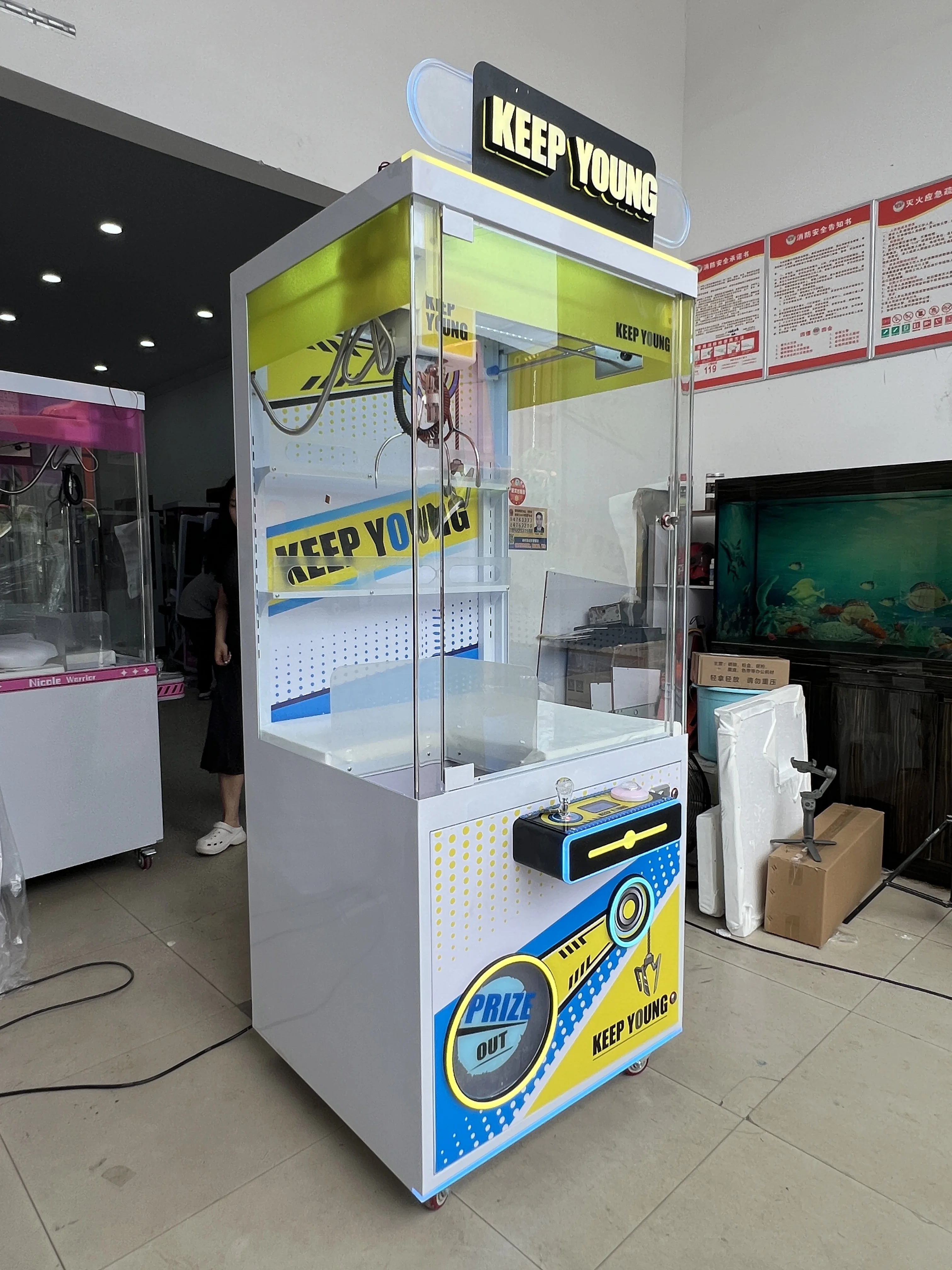 New Custom Coin Operated Cheap Gift Game Machine Arcade Claw Crane Parts Grabber Machine Toy Crane Claw Machine for Sale