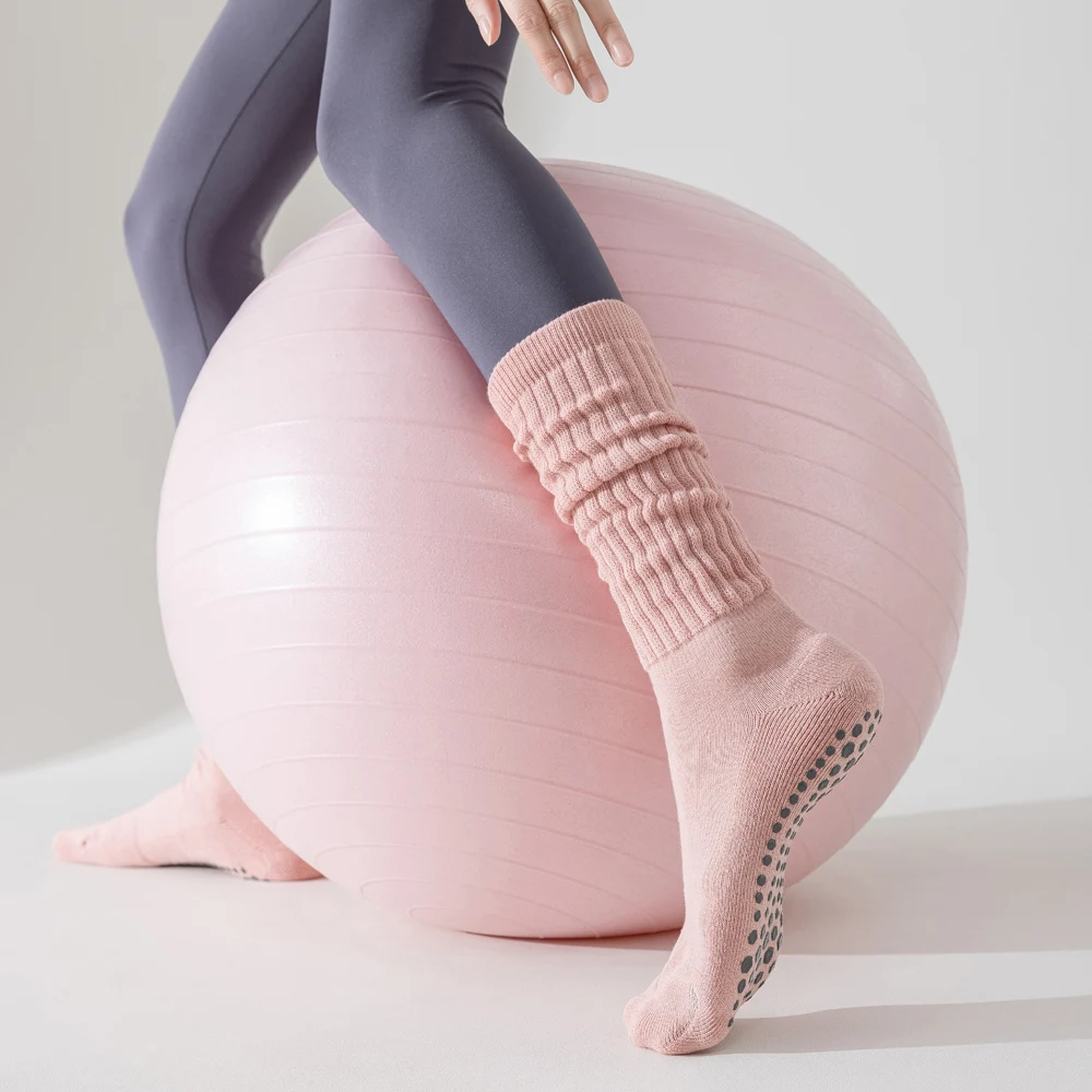 Seamless Custom Logo Grip Barre Trampoline Socks Ankle Pilates Non Slip Yoga Socks Compression Tube Pipe  Slouch Crew Socks