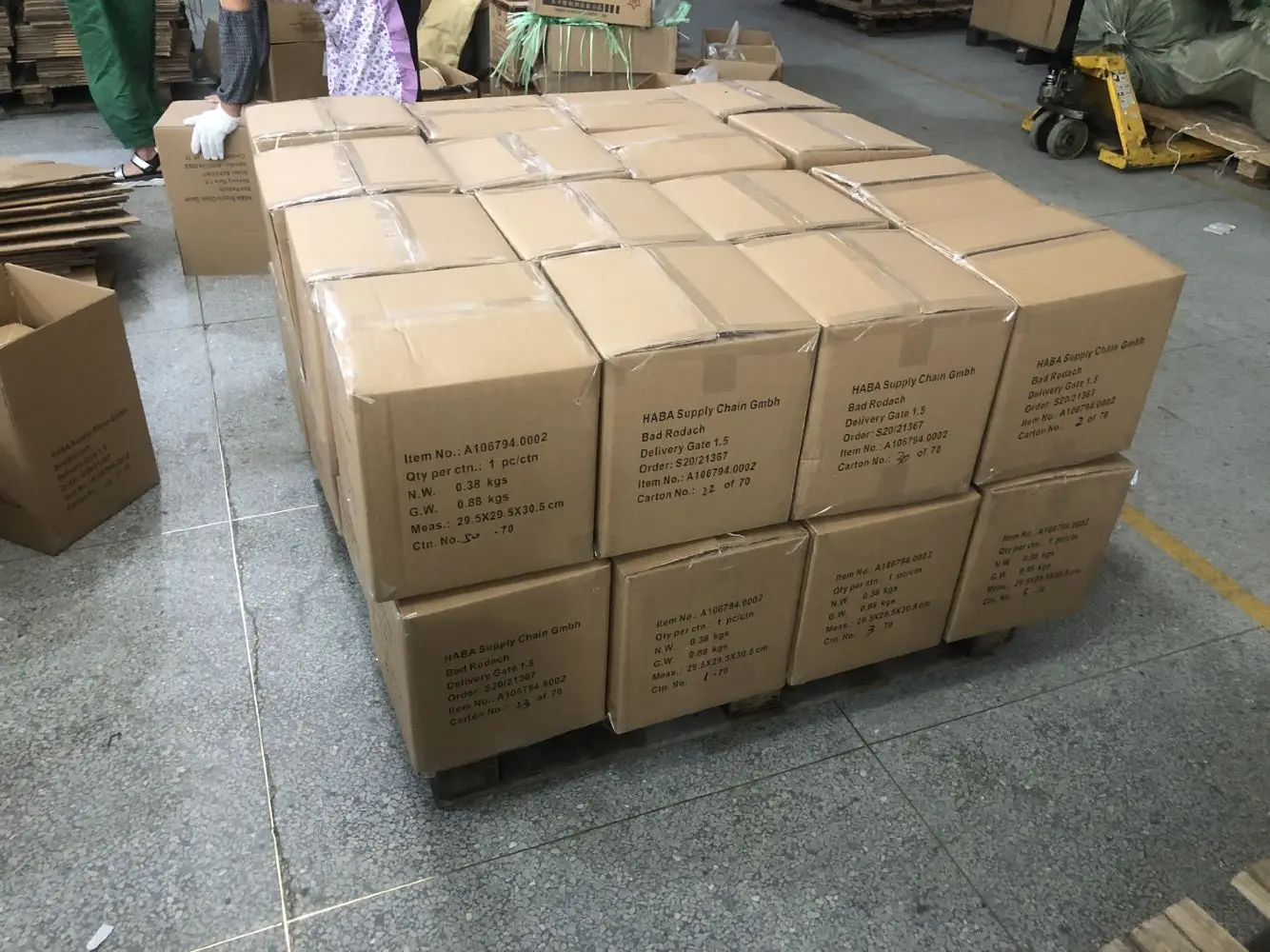 Hs Ecofriendly Wheeled Cooler Box With Football Table Game For Camping