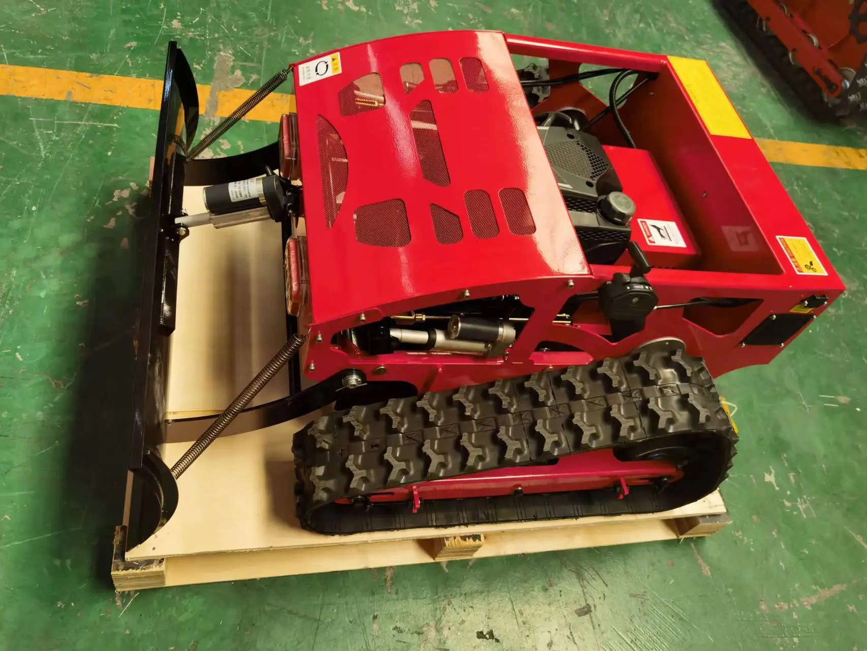 Slope Crawler Remote Control Lawn Mower Zero Turn Grass Cutter For Sale