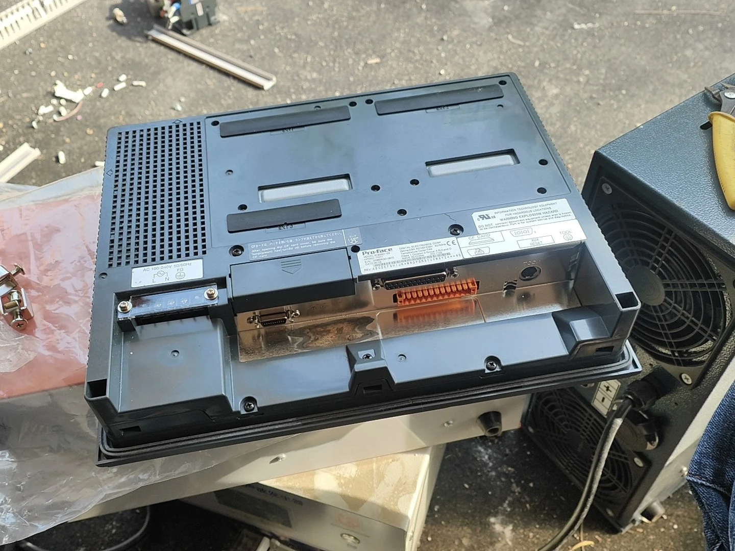 タッチパネル表示器 Pro-face GP2501-TC11 3180021-03 プログラマブル