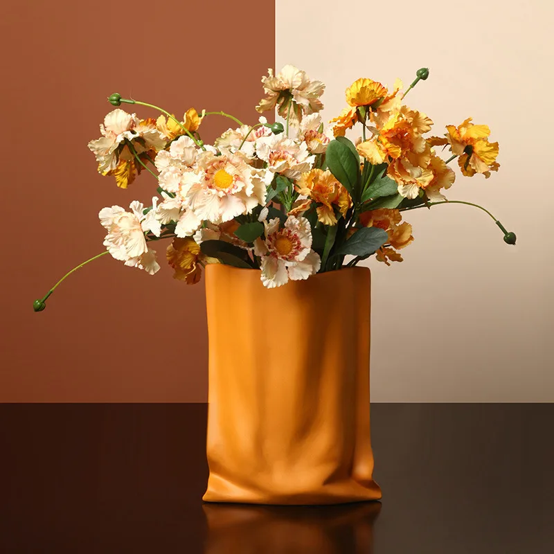Wholesale Nordic Modern Luxury Ceramic Vases Colorful Creative Folds for Home Decor Weddings Offices Christmas Holidays