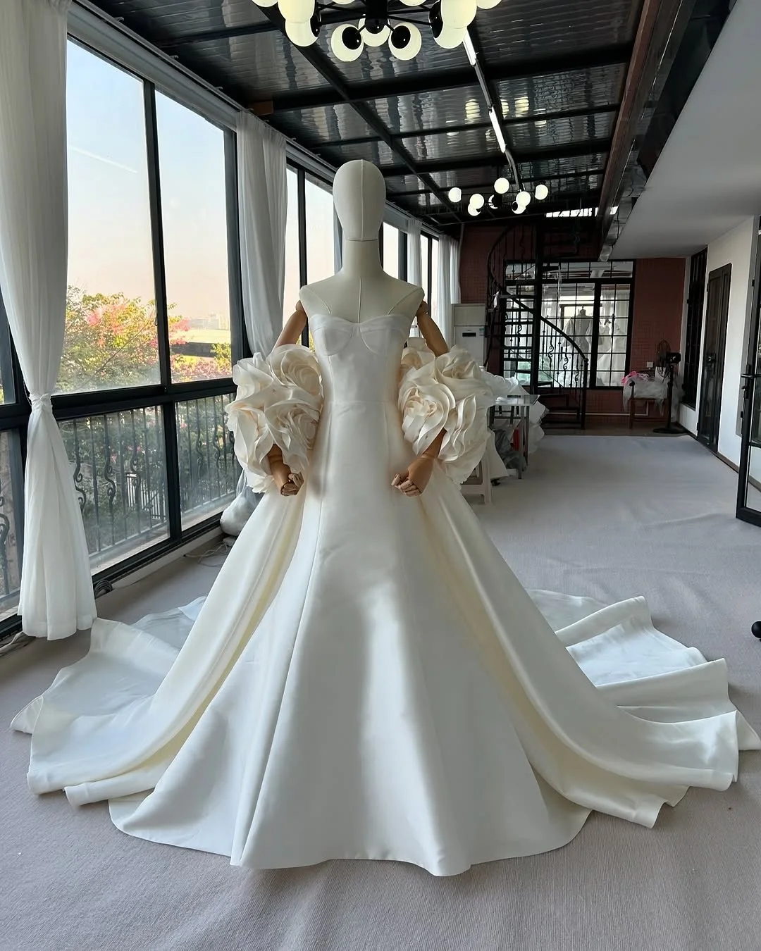 Classy Wedding Dresses Slim-line Strapless Decorative Flowers Floor-Length Princess Bride Wedding Dress Custom Made Classy Wedding Dresses Slim-line Strapless Decorative Flowers Floor-Length Princess Bride Wedding Dress Custom Made