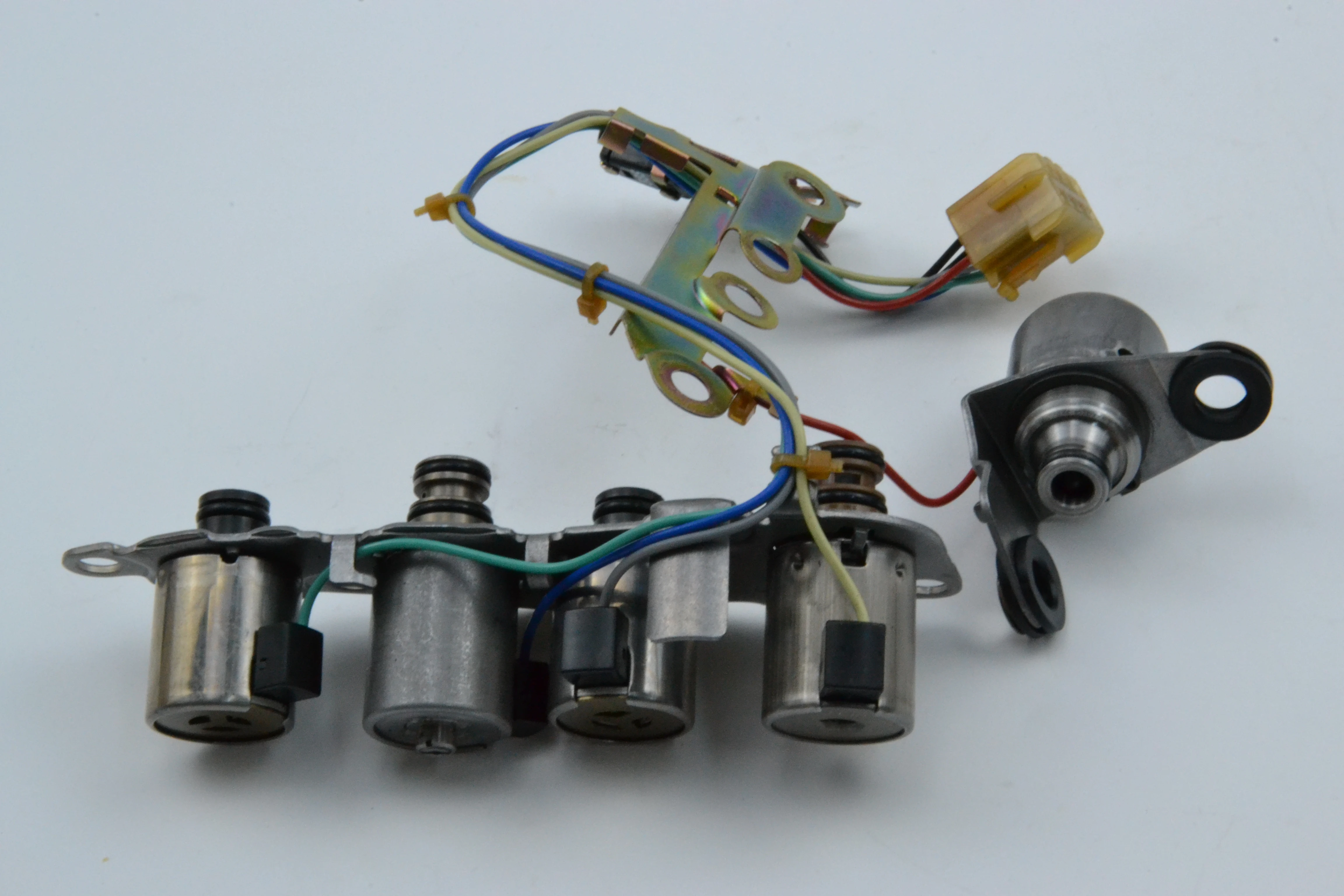 RE4F04B RE4F03B Automatic Transmission Solenoids 31940-85F01 31940-3AX0A 31940-85X01 With Wiring Harness for Nissan Infiniti