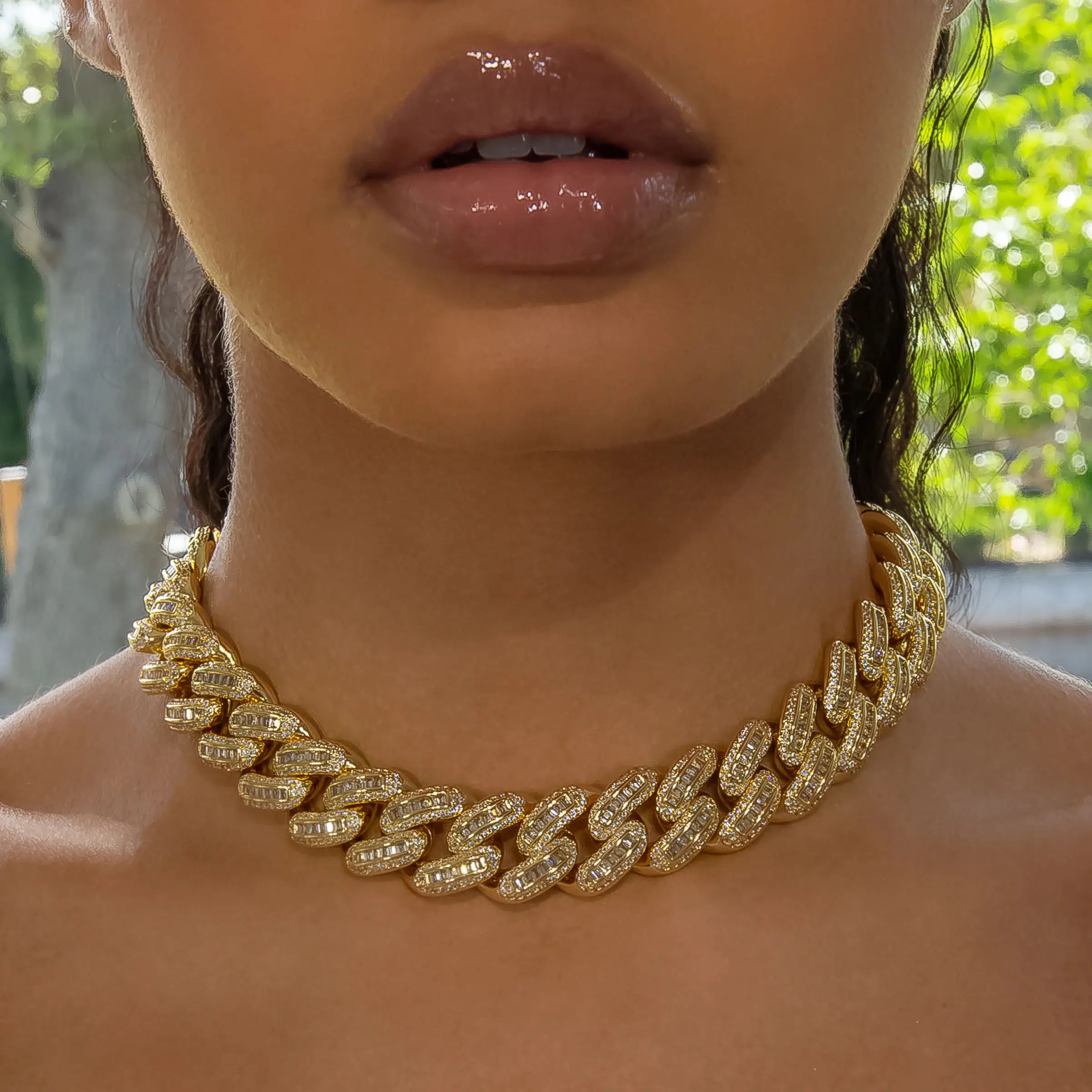 Cuban Link Choker Woman - Iced Out Bling 20mm CZ Necklace