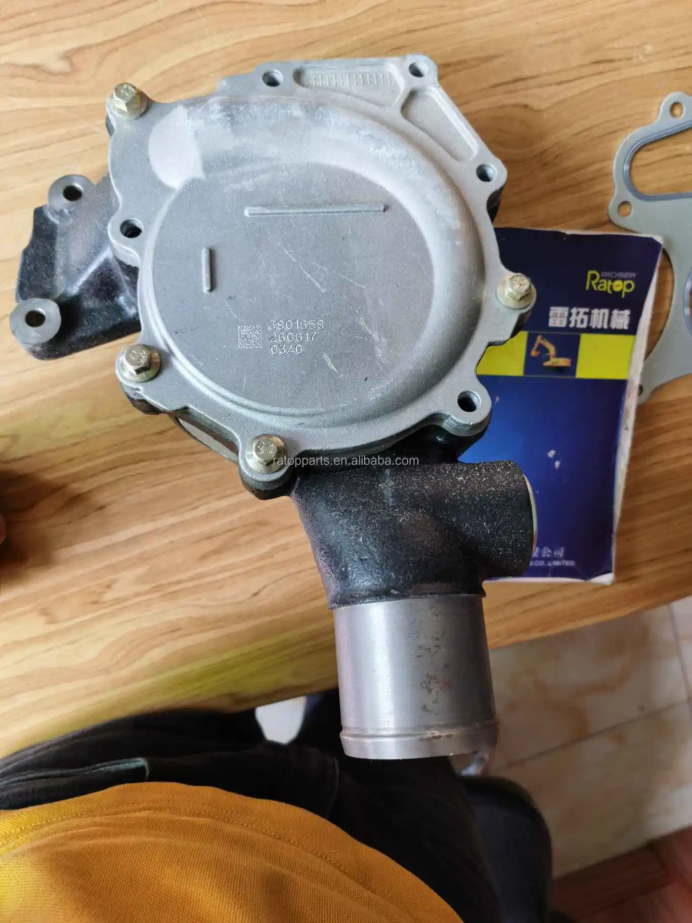 original e324e e329e excavator water pump| Alibaba.com